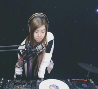 【听最嗨的歌,谈最稳的爱!】直播视频 - YY