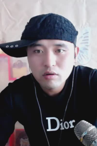 舞帝传媒-550 农民帽歌￢直播间。每天下午4点