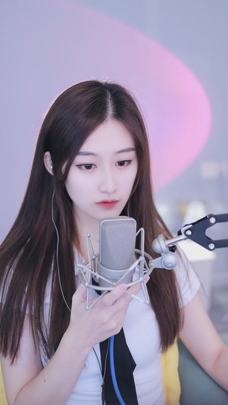 当前主播未开播舞蹈全部签约公会:暂无秋秋关注3,641登录开播语音直播